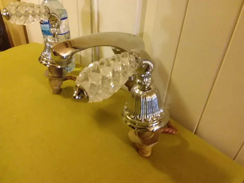 ➡️ Vintage Crystal Handle Bathroom Faucet 💠 image indicator(2)