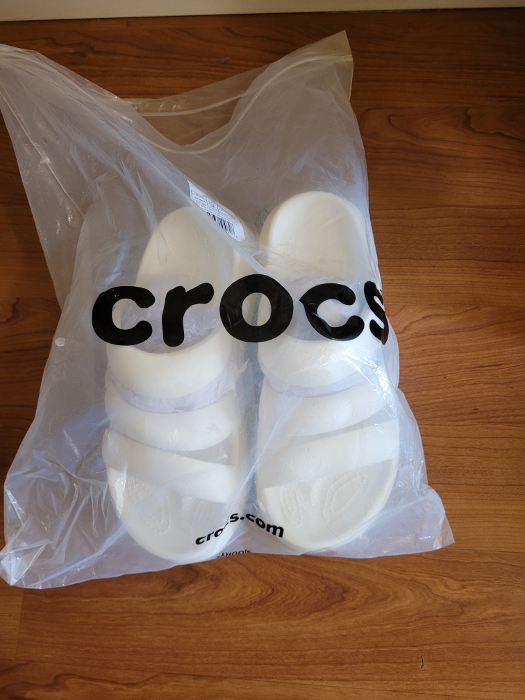 BRAND NEW Crocs Mega Crush Triple Strap Women's Size 6 - photo 3