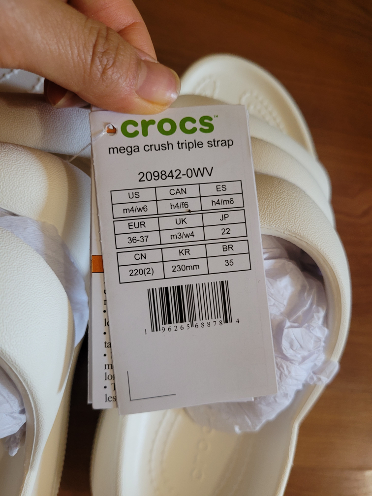 BRAND NEW Crocs Mega Crush Triple Strap Women's Size 6 - photo 4