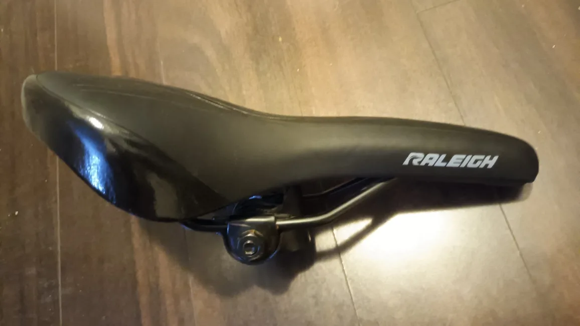Raleigh Bike Seat - Black thumbnail