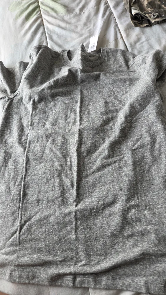 FREE BOYS SHIRT thumbnail