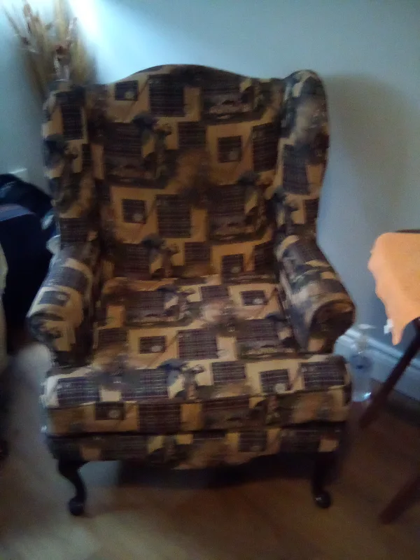 Wingback chair in excellent condition thumbnail