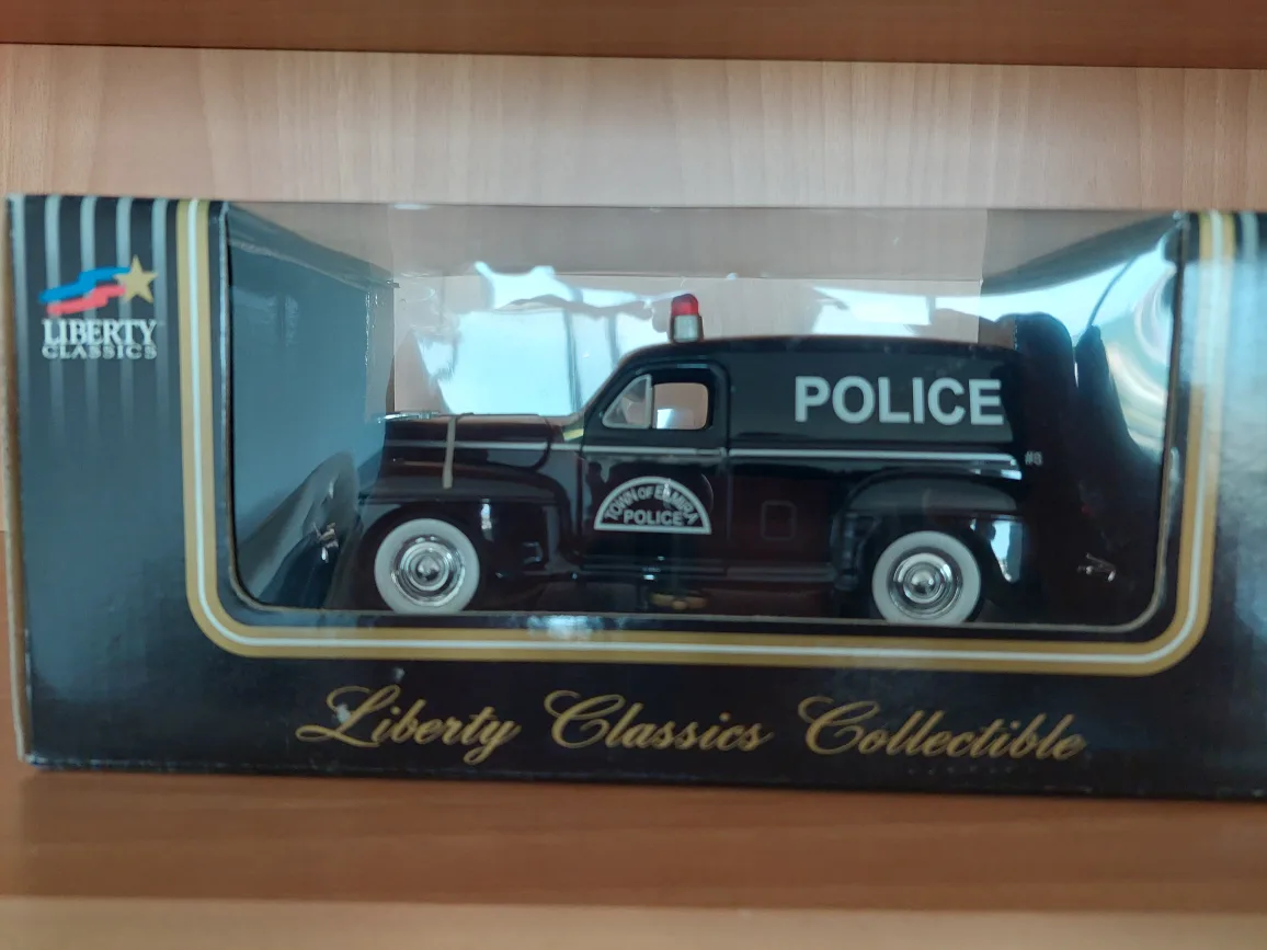 Liberty Classics Collectible Police Truck thumbnail