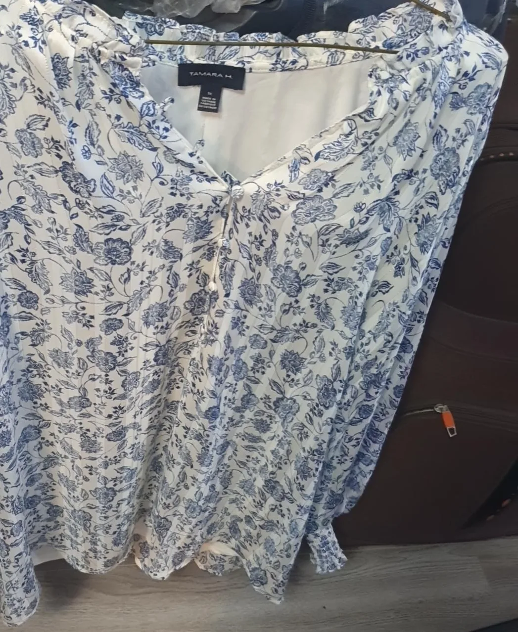 Tamara M. Blue Floral Blouse - Size XL image indicator(2)