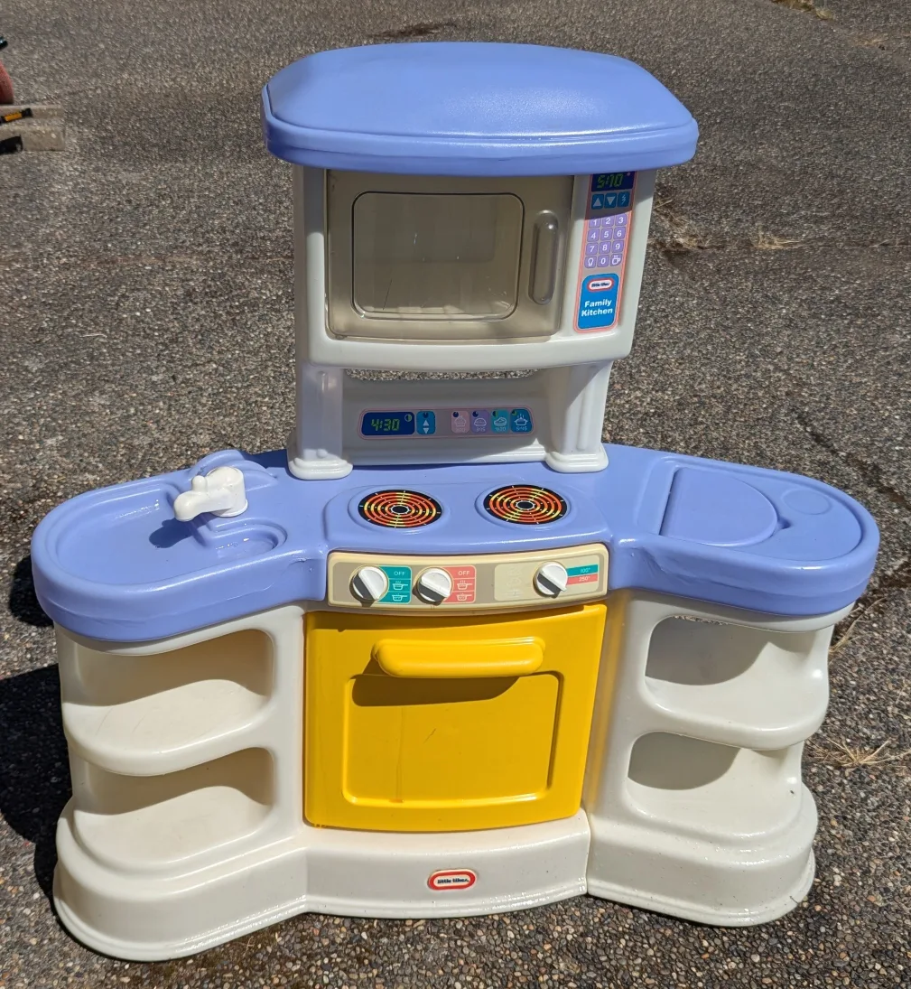 Little Tikes Family Kitchen Playset thumbnail