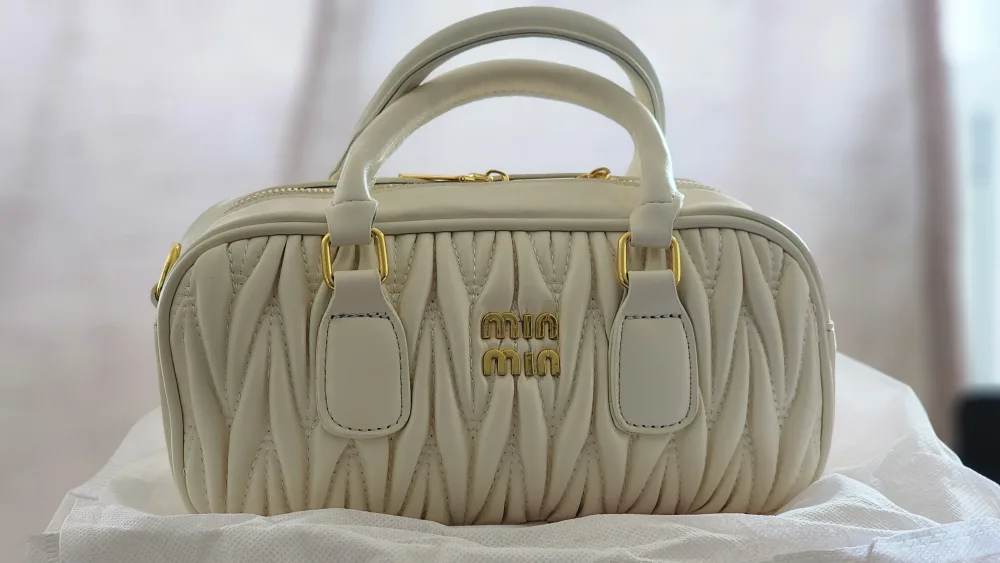 The White One -1 Left!✨Luxury Crossbody image indicator(4)