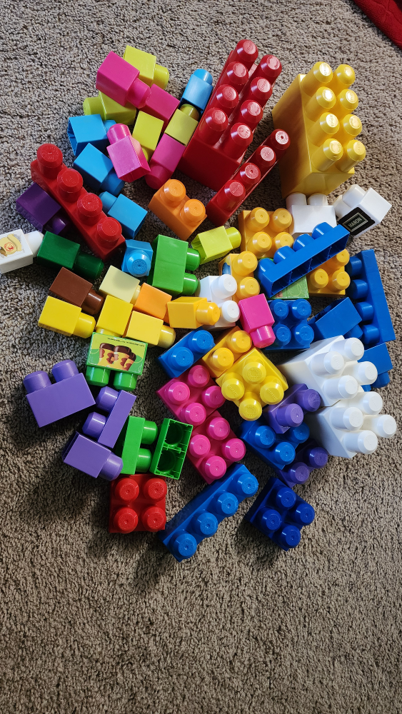 Mega Bloks - Assorted Colours (Lego) 50+ pieces - photo 2