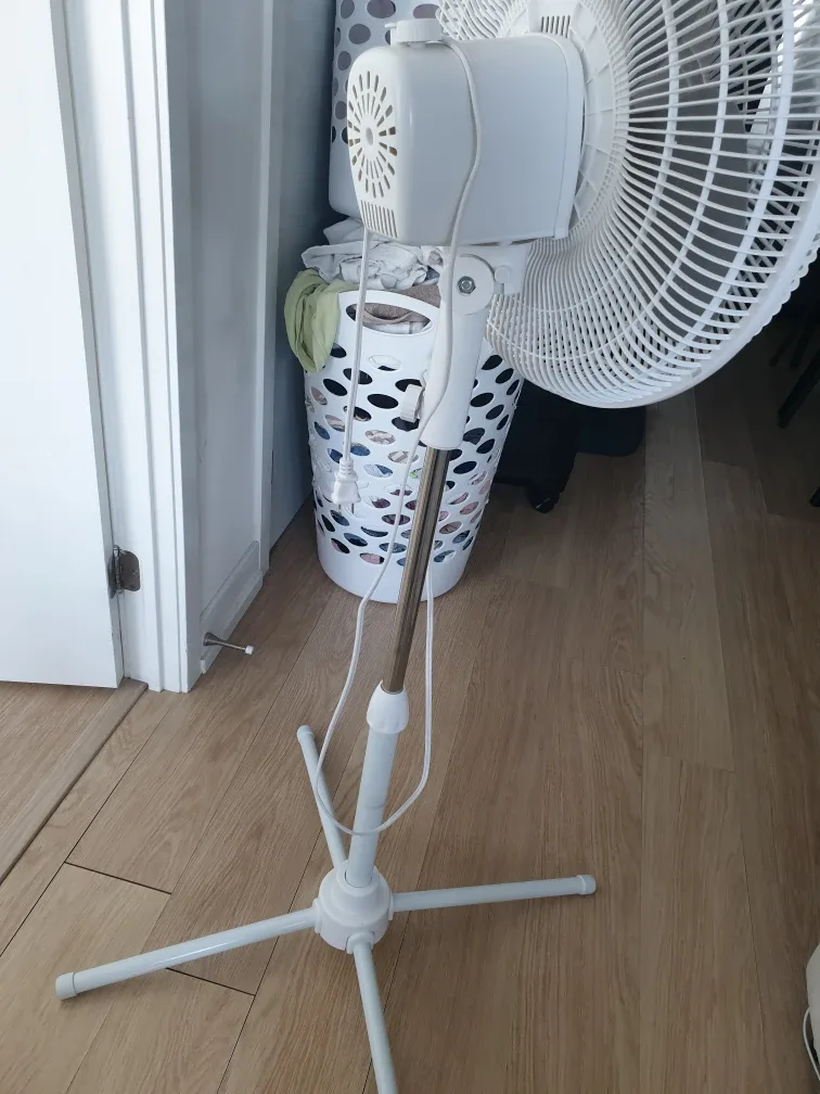 Living Fan - White Stand Fan thumbnail