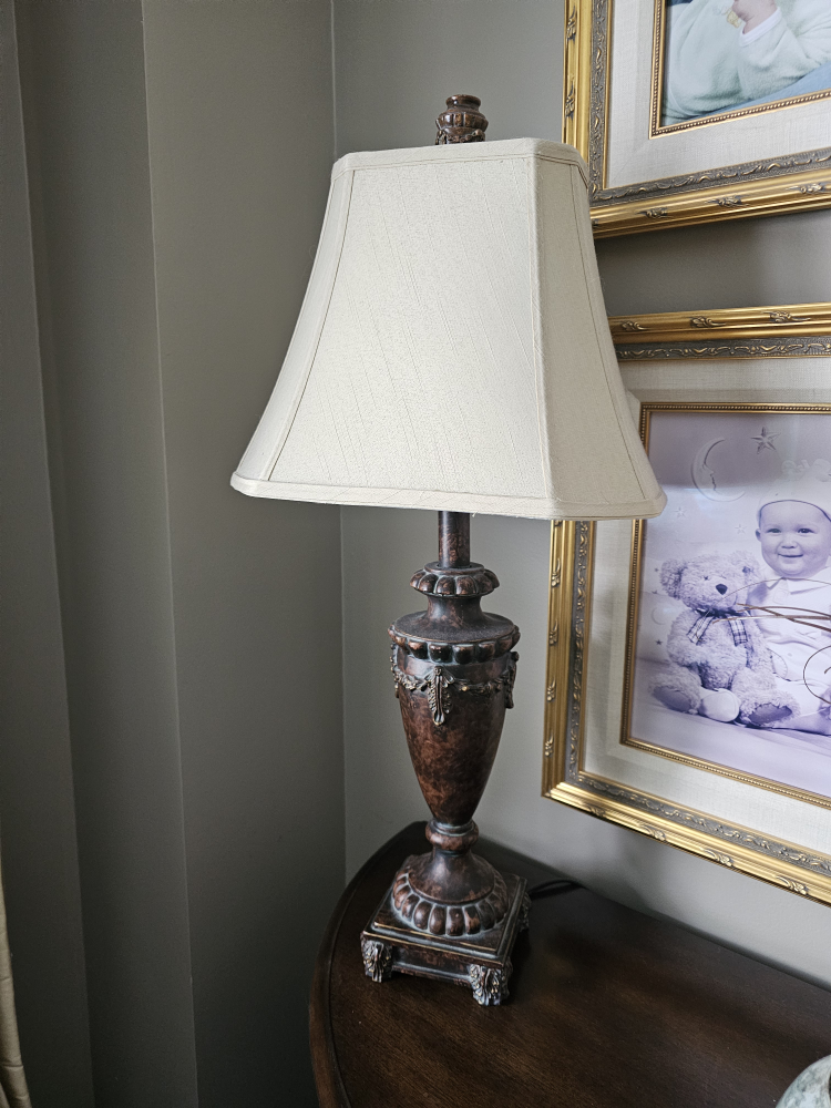 Table Lamp with Beige Shade - photo 3