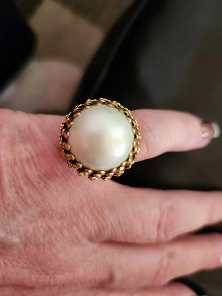 Vintage Pearl Ring - Gold Tone thumbnail