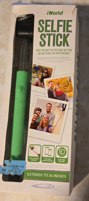 iWorld Selfie Stick - Extends to 36 Inches image indicator(2)