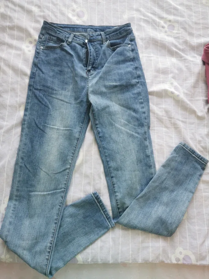 Light Wash Denim Jeans thumbnail