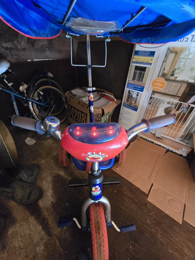 Sesame Street Elmo Tricycle - photo 3
