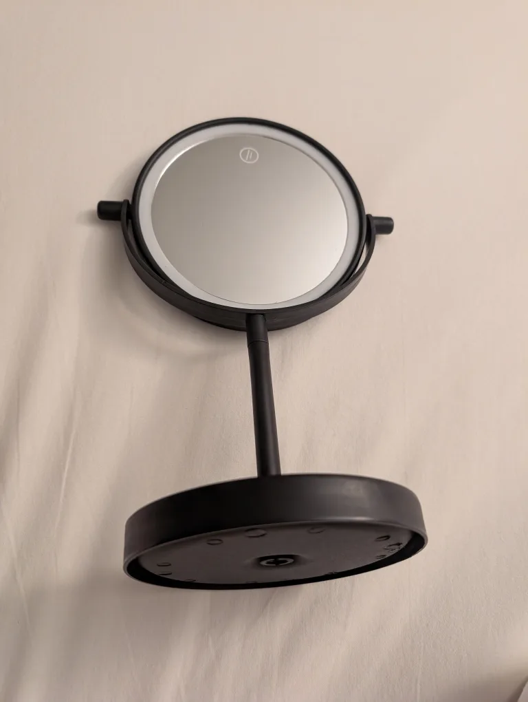 Portable LCD Makeup Mirror with Touch Sensor thumbnail