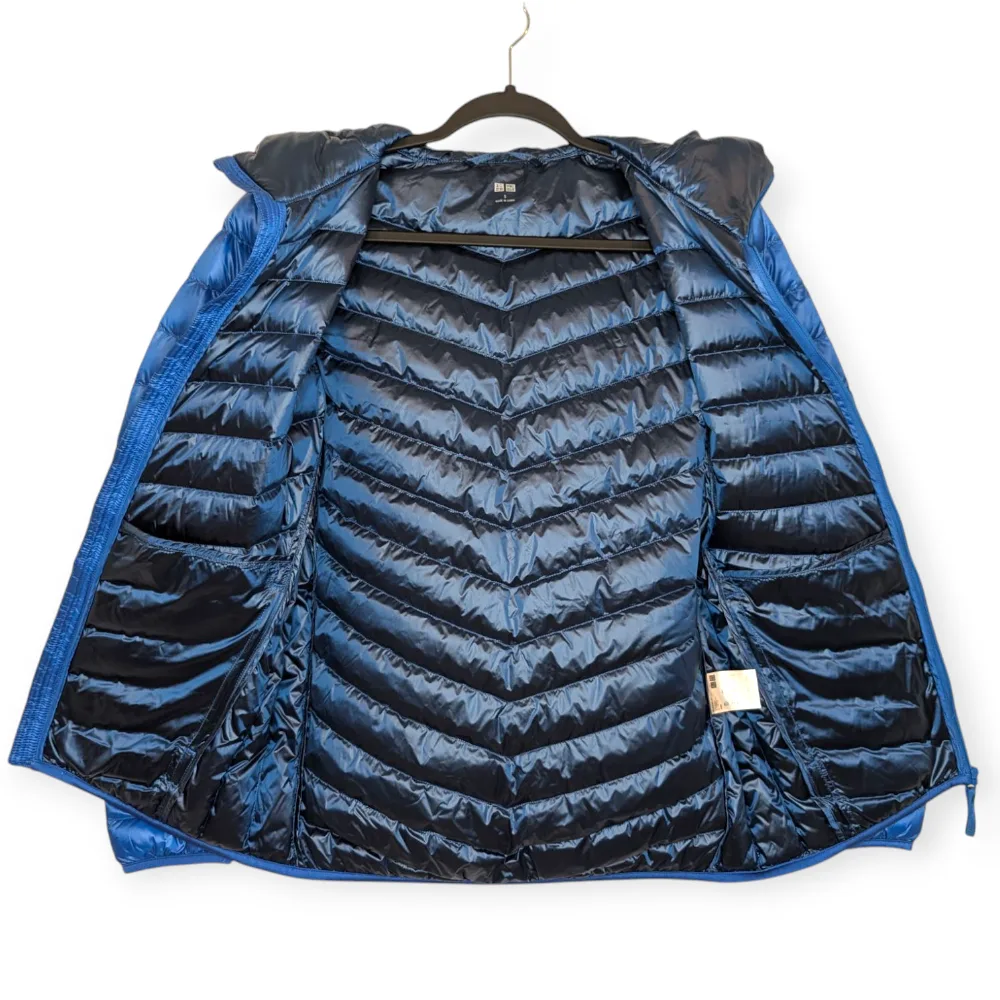 Uniqlo Ultra Light Down Hooded Jacket 🇨🇦 image indicator(3)