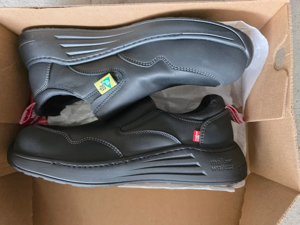 Mellow Walk Safety Shoes - Black, Size 8 EE