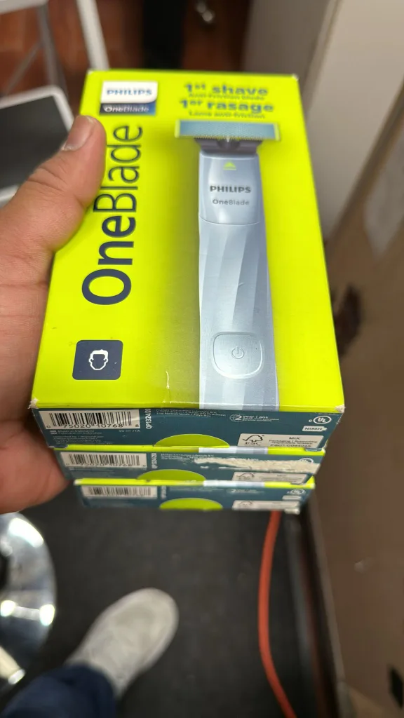New Philips OneBlade Hybrid Electric Trimmer thumbnail