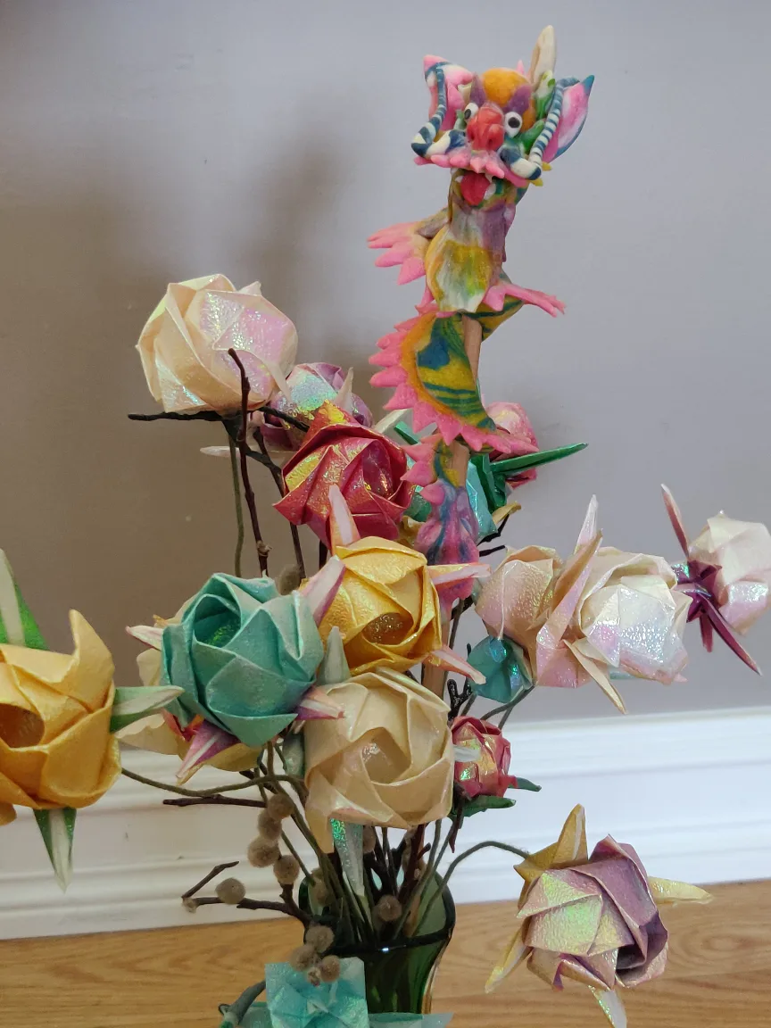 Handmade Dragon / Rose Flowers / Lucky Stars in Decorative Vase image indicator(5)