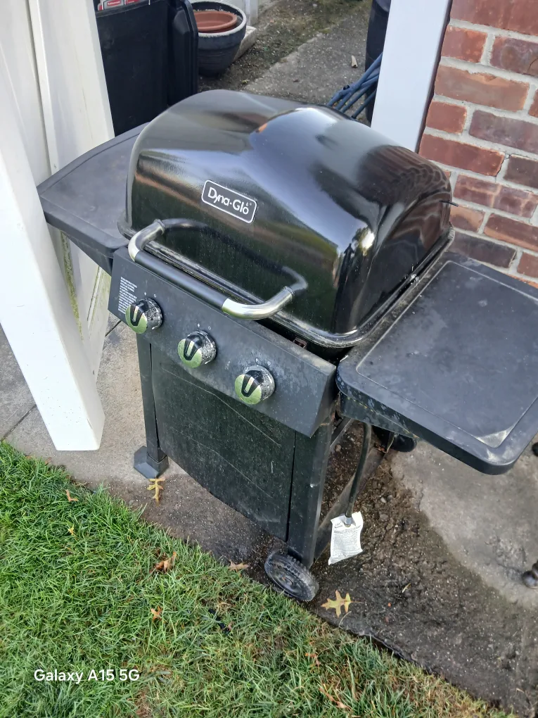 Dyna-Glo 3-Burner Gas Grill thumbnail