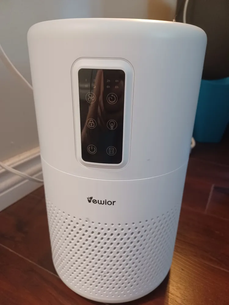 Vewior Air Purifier & Saje Diffuser Blends thumbnail