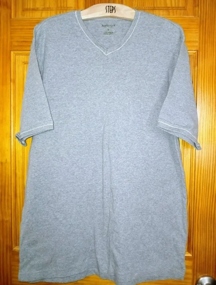 Van Heusen Gray V-Neck T-Shirt (XL) 🧡 thumbnail