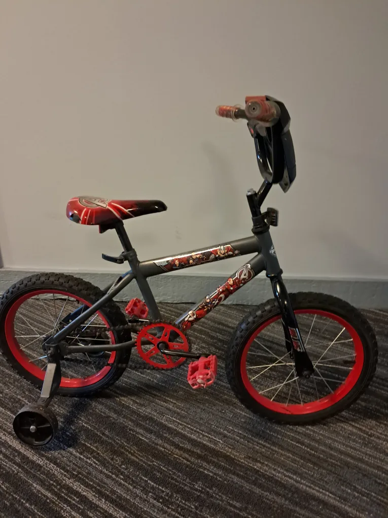 Avengers 16-inch Kids Bike thumbnail