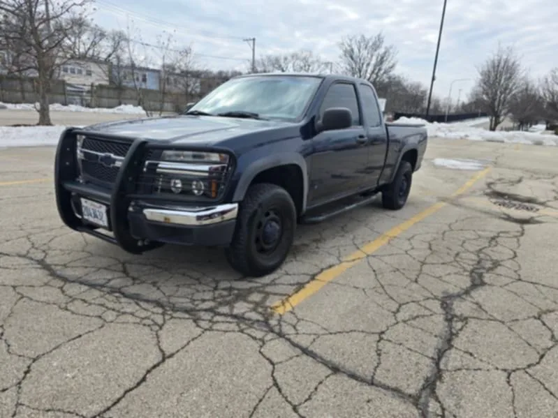 *2007 CHEVY COLORADO 4x4* RUNS AND DRIVES GREAT! thumbnail