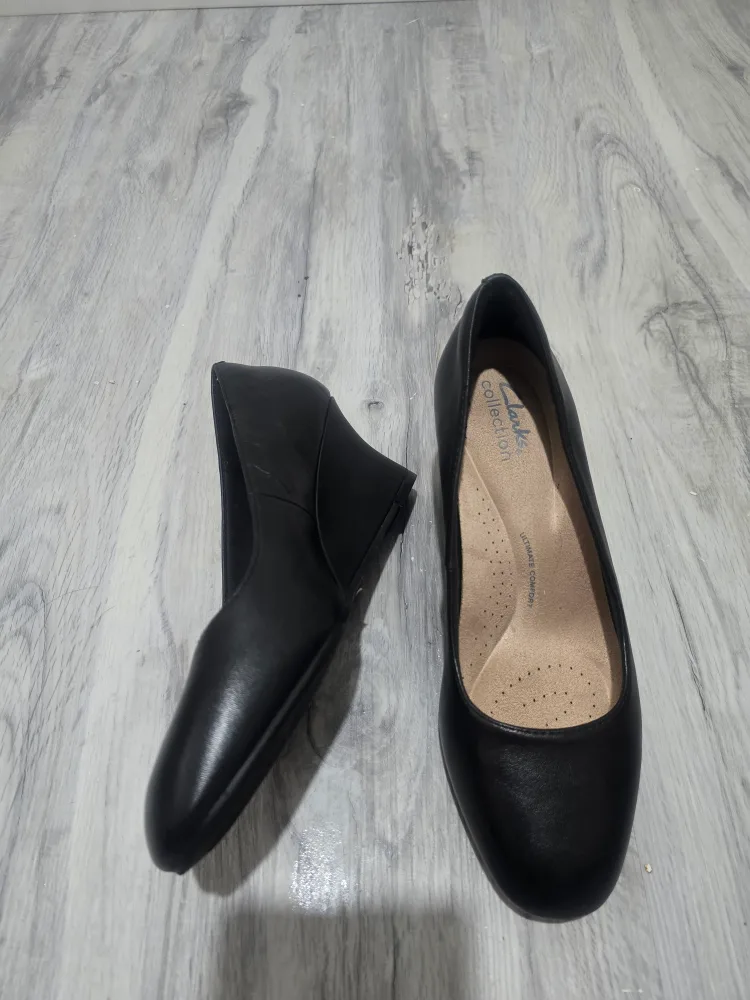 Clarks Olivette Pearl Black Leather Heel US 7M image indicator(2)