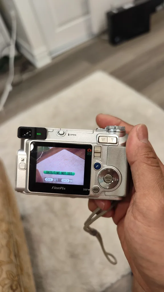 camera for parts or repair thumbnail