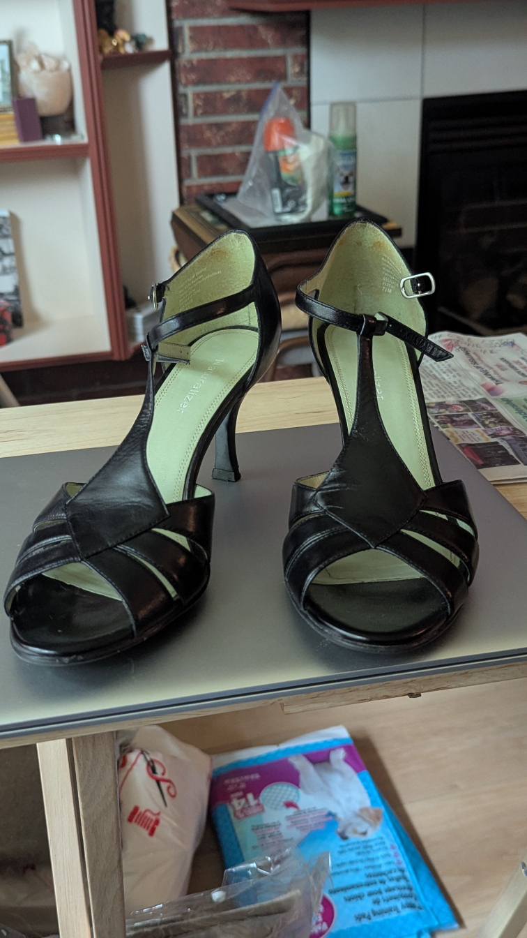 Naturalizer Black Leather Heels - Size 7