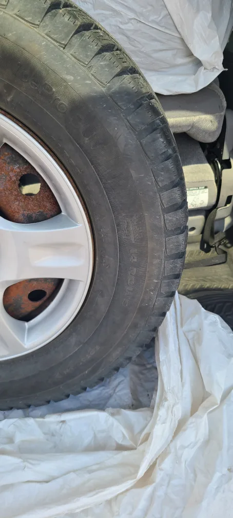 4 Barely used winter tires for sale! image indicator(3)