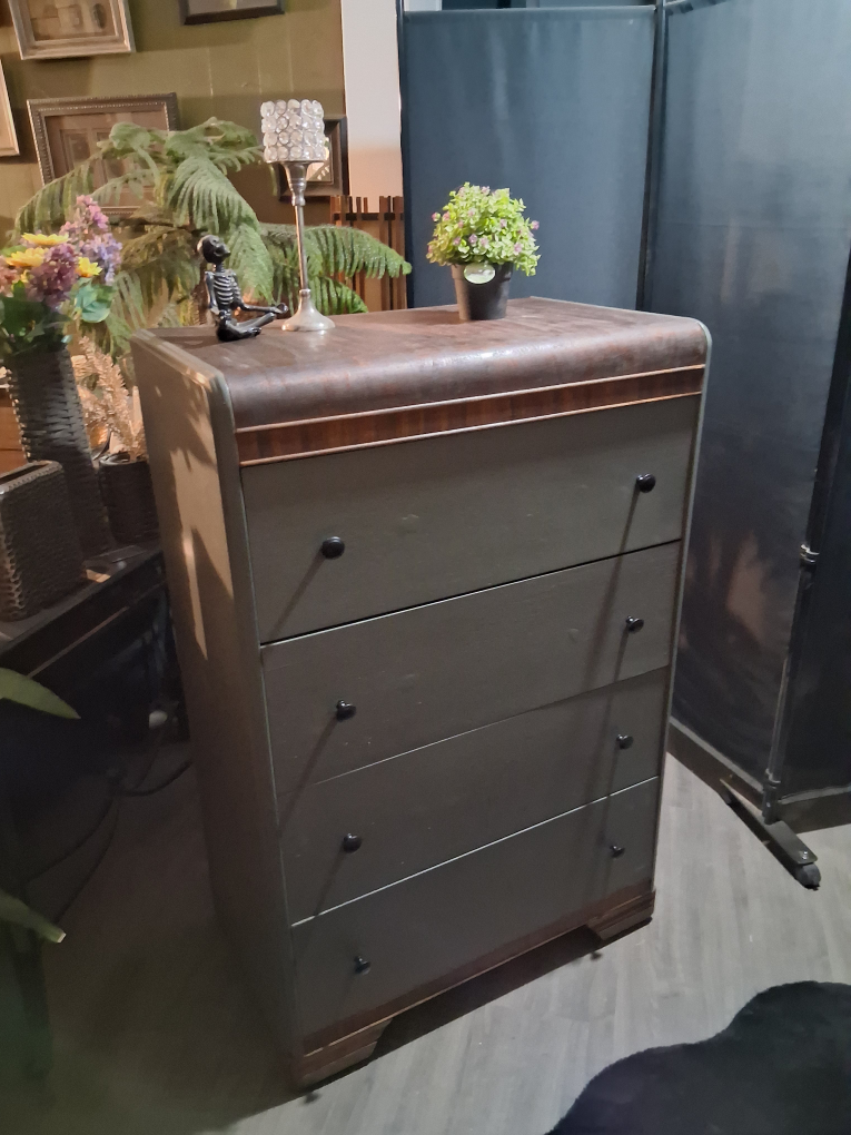 Vintage 4-Drawer Chest - photo 3