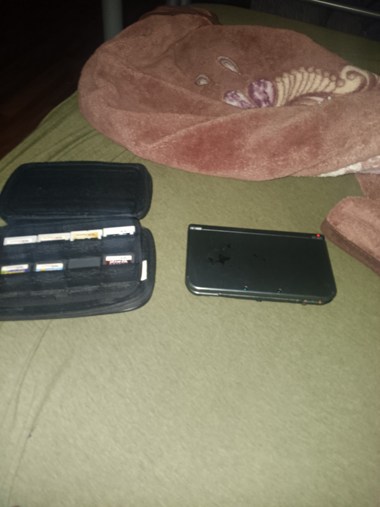 Nintendo 3DS XL Black Handheld Console - photo 2