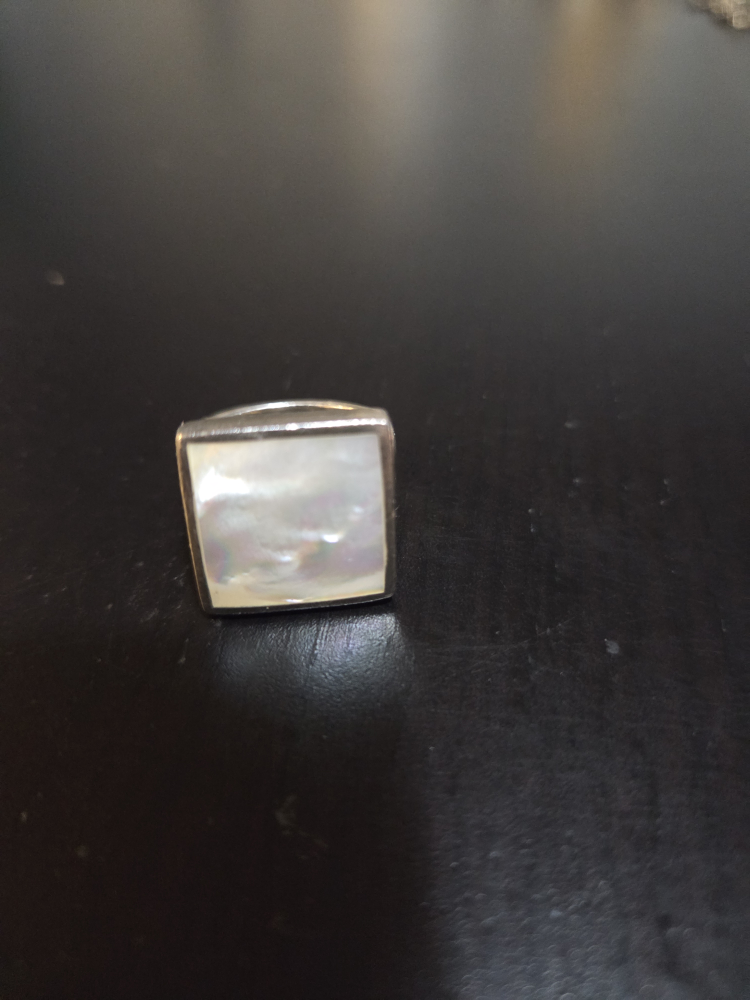 Sterling Silver Ring with Mother of Pearl size 7