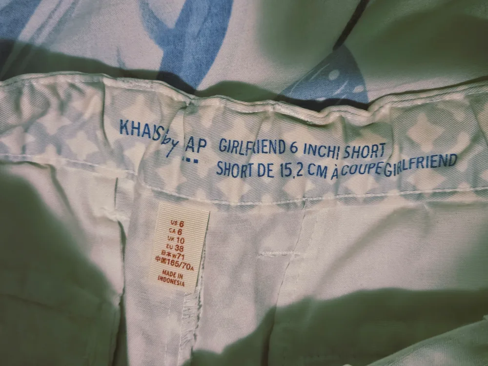 GAP Girlfriend 6 Inch Short - Size 6 image indicator(5)