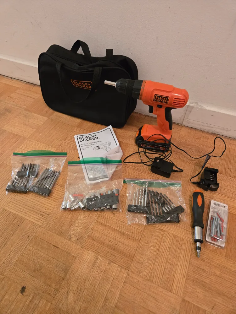 Black+Decker 20V Lithium Ion Drill/Driver Project Kit thumbnail