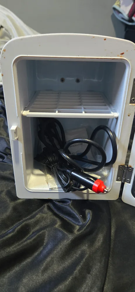 AstroAI Mini Fridge - White thumbnail