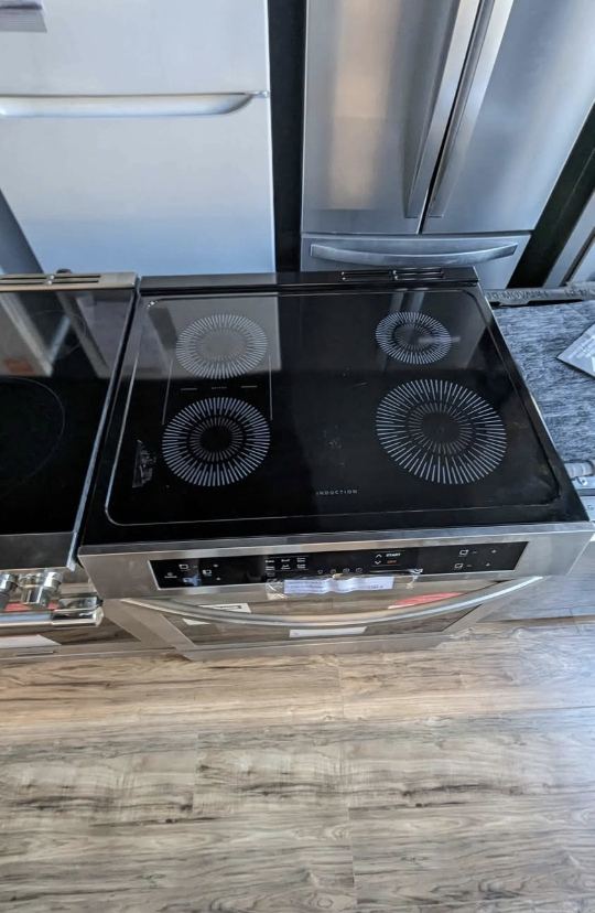 Frigidaire 30" Induction Range (FCFI308CAS) – Stainless Steel - photo 2