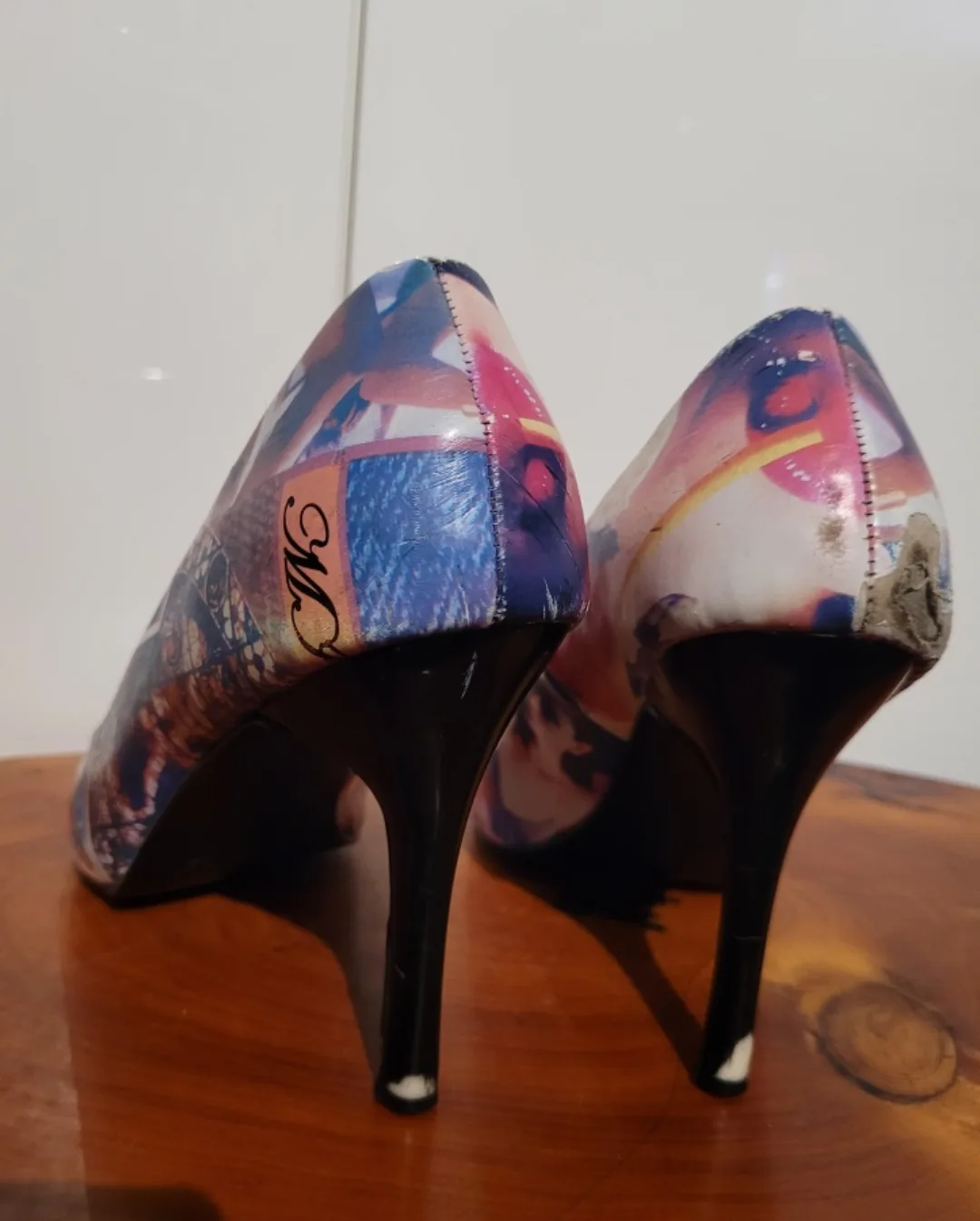 Unique 90's Avant Garde Pumps image indicator(5)