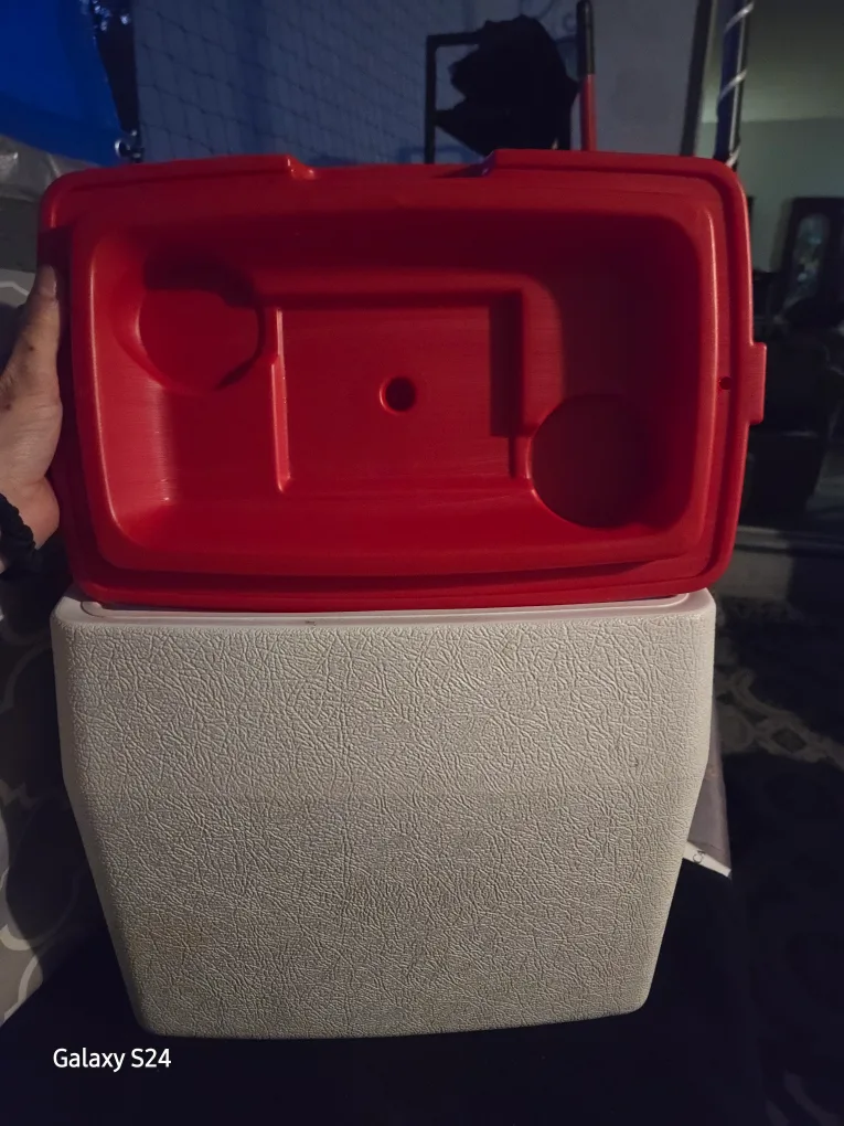 Coleman Lunch Cooler image indicator(3)