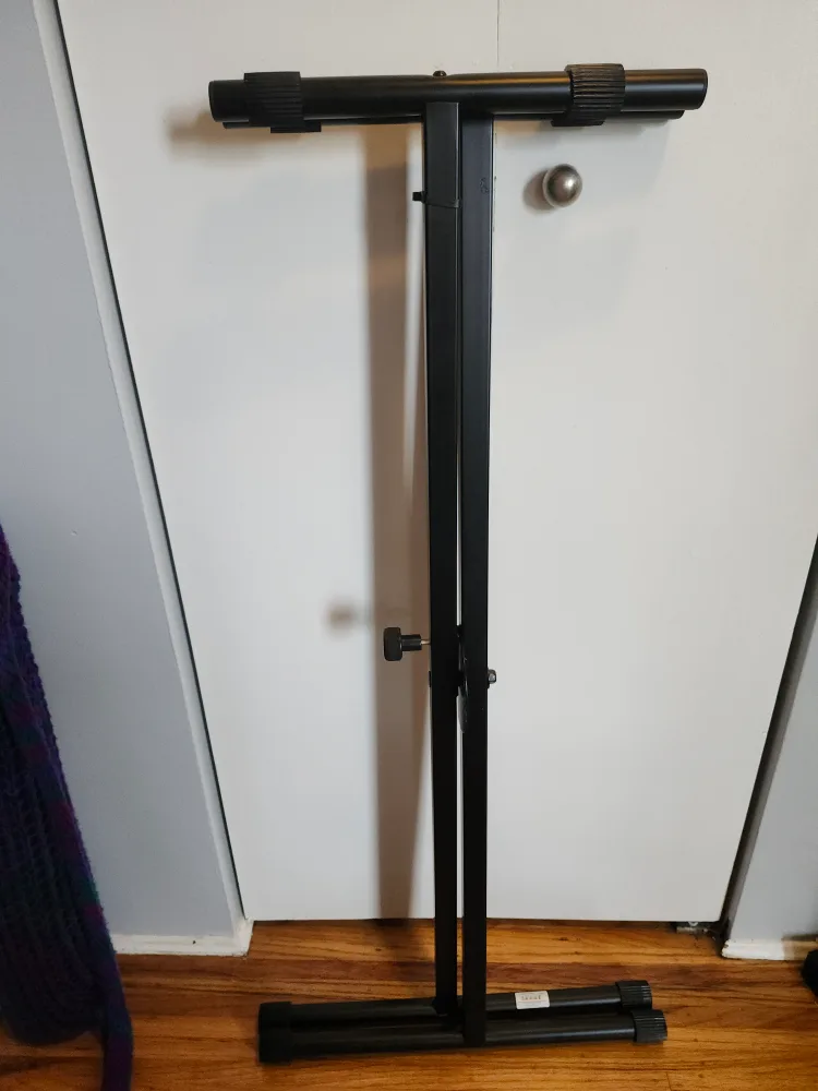 On Stage X-shaped Keyboard Stand thumbnail