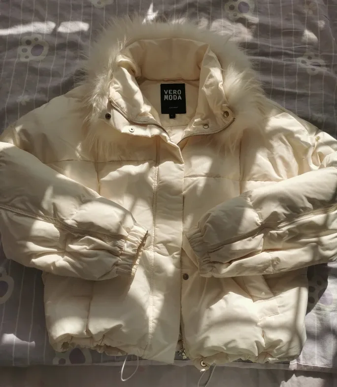 Vero Moda Cream Puffer Jacket thumbnail