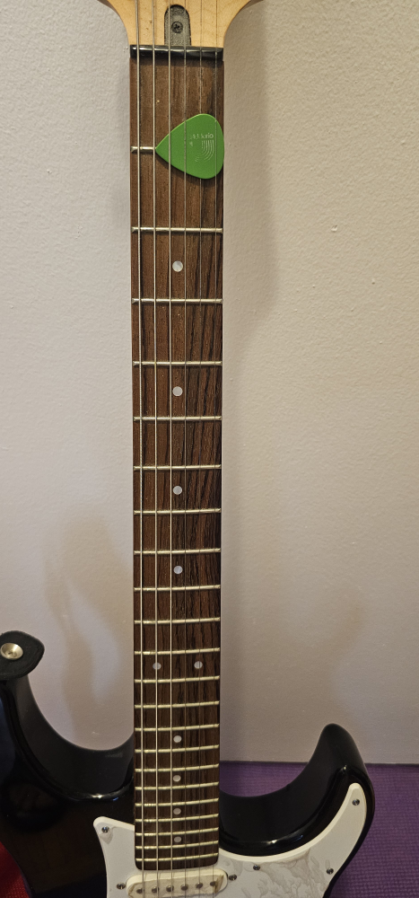Yamaha Pacifica Electric Guitar with Case - photo 5