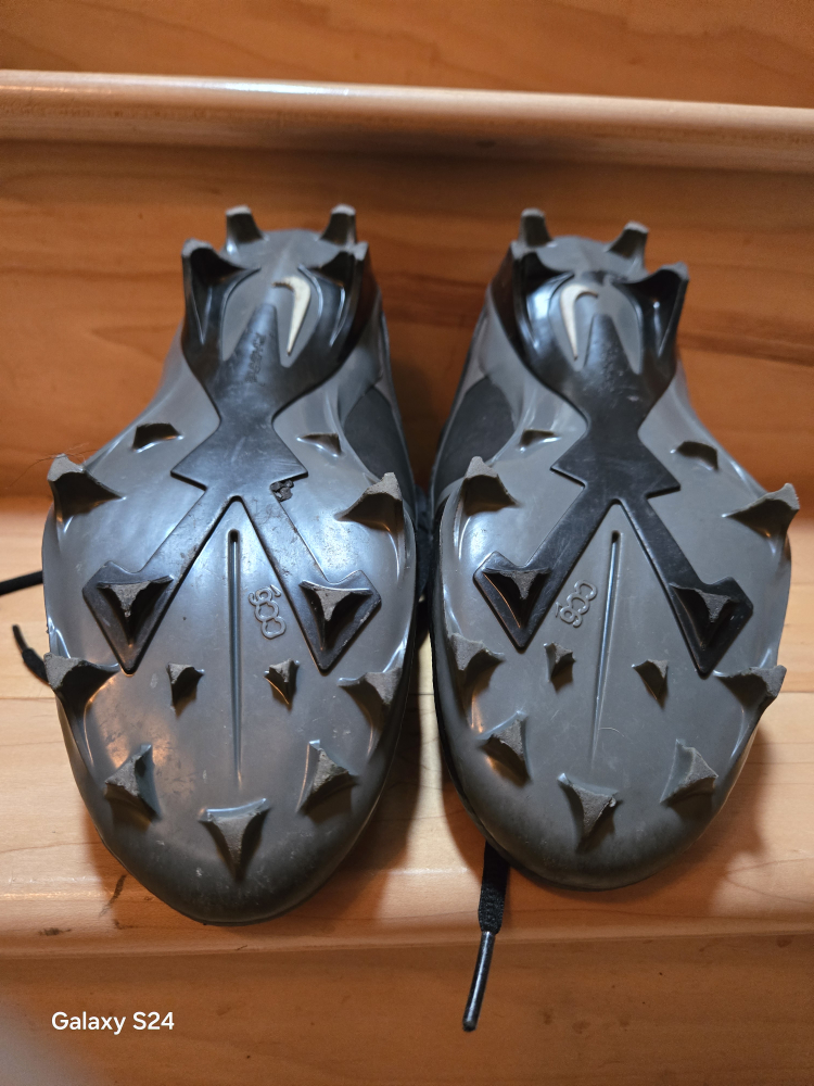 Nike Alpha Menace Pro 3 Football Cleats - photo 3