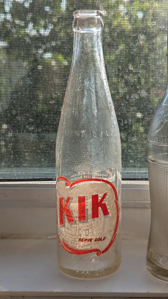 Vintage Kik Flirt Kist Fanta bottles 🇨🇦 image indicator(2)