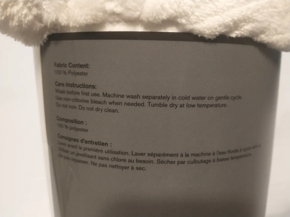 White patterned plush throw blanket image indicator(2)