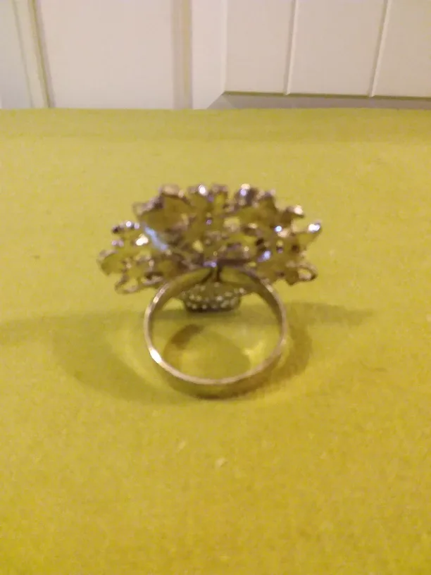 ➡️ Flower Design Napkin Rings - Set of (4) 🌺 image indicator(3)