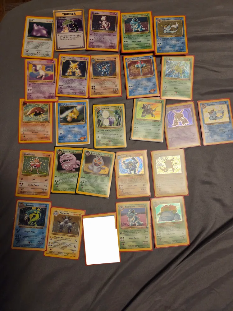 Pokémon Trading Cards Lot thumbnail