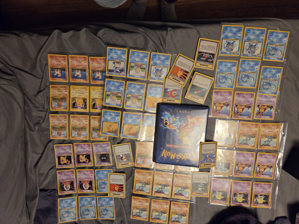 Pokémon Trading Cards Lot - photo 2