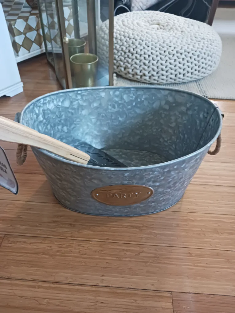 Party Bucket Cynthia Rowley  & Free Jim Beam Wide Head Spatula image indicator(7)